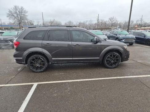 Used 2019 Dodge Journey GT w/ Blacktop Package image 4