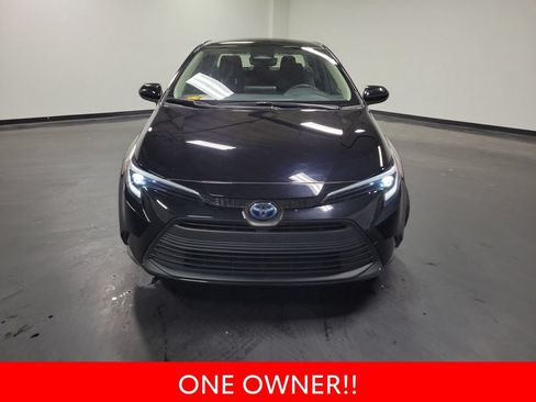 Used 2025 Toyota Corolla LE FWD image 3