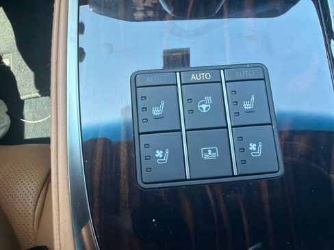 Used 2023 Lexus LS 500 w/ Interior Upgrade Package RWD image 38