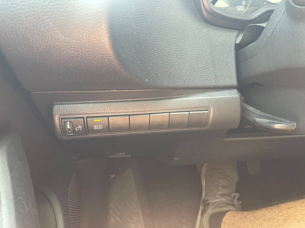 Used 2025 Toyota Corolla LE FWD image 16