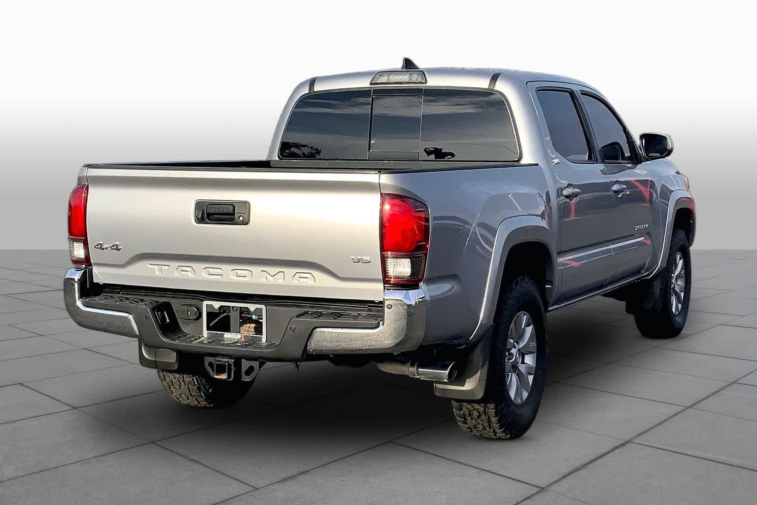 Used 2019 Toyota Tacoma SR5 AWD/4WD image 13