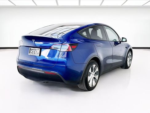 Used 2022 Tesla Model Y Long Range AWD/4WD image 4