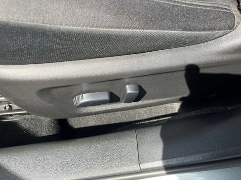 Used 2025 Nissan Altima 2.5 SV FWD image 22
