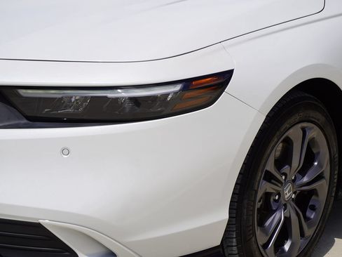 Used 2024 Honda Accord EX-L image 2