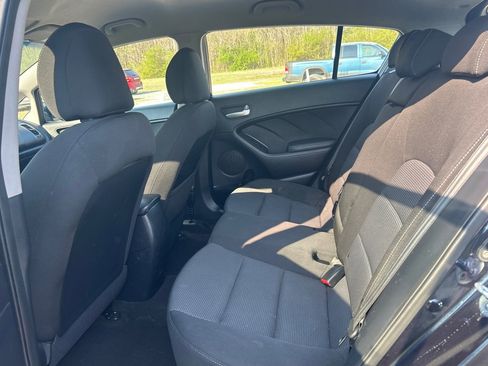 Used 2017 Kia Forte LX image 15