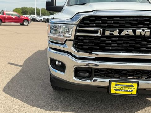 Used 2024 RAM 2500 Big Horn AWD/4WD image 4