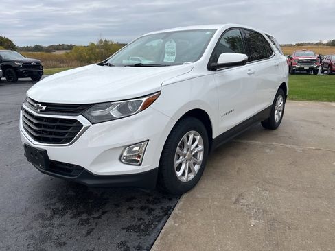 Used 2018 Chevrolet Equinox LT image 3