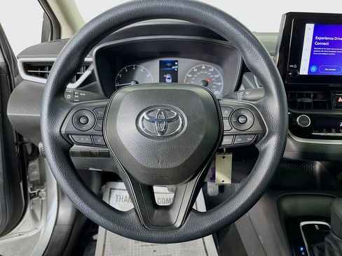 Used 2025 Toyota Corolla LE FWD image 14