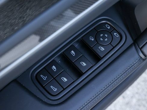 Certified 2026 Porsche Cayenne S AWD/4WD image 17