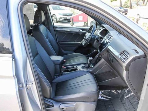 Used 2023 Volkswagen Tiguan SE R-Line image 18