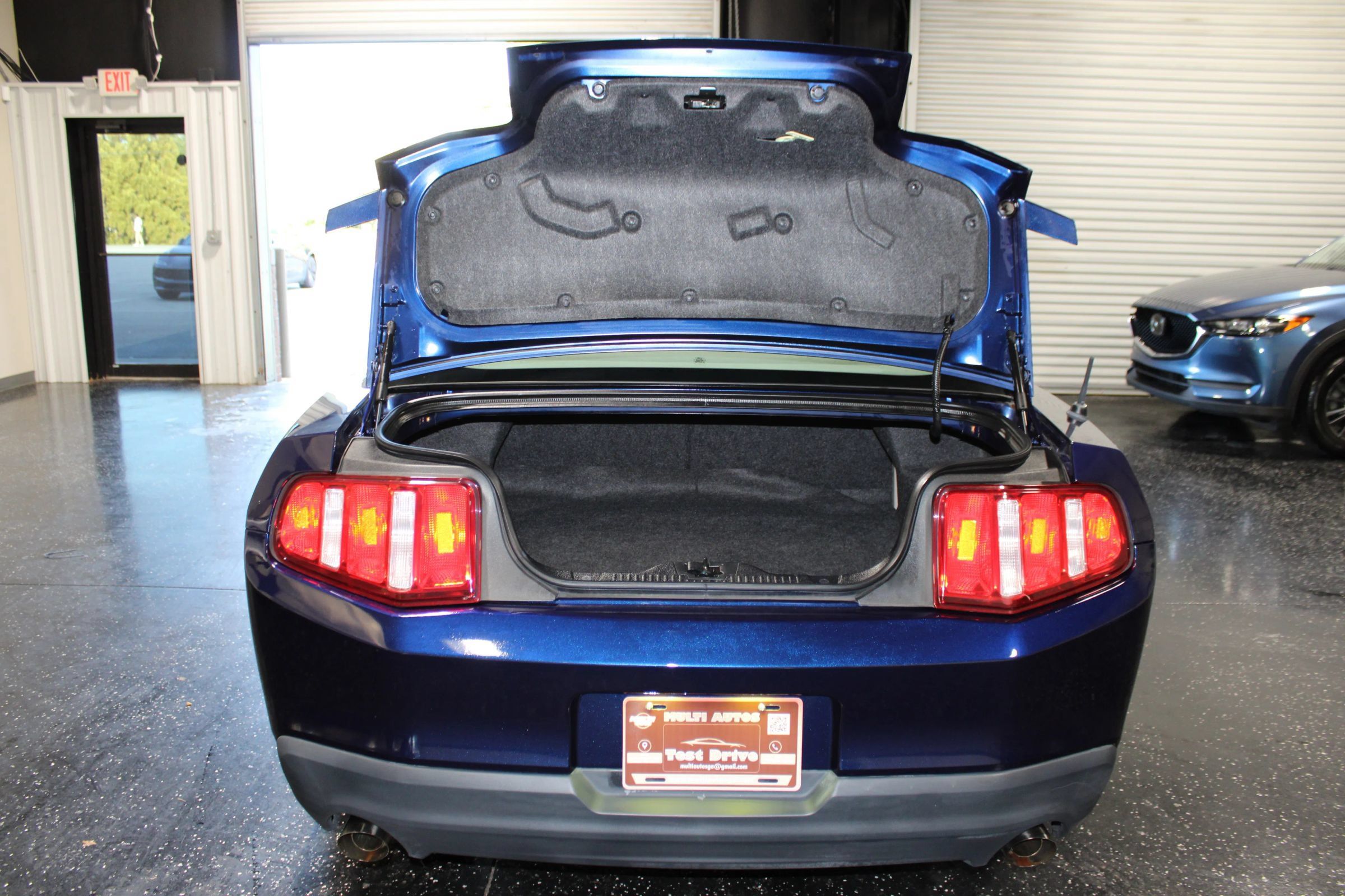 Used 2011 Ford Mustang Premium w/ Security Pkg RWD image 27