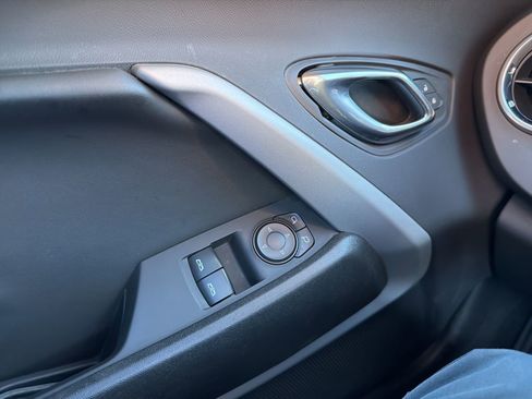 Used 2020 Chevrolet Camaro LT image 18