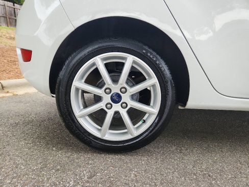 Used 2016 Ford Fiesta SE w/ Equipment Group 201A FWD image 9