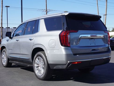 Certified 2023 GMC Yukon SLT w/ SLT Luxury Package image 3
