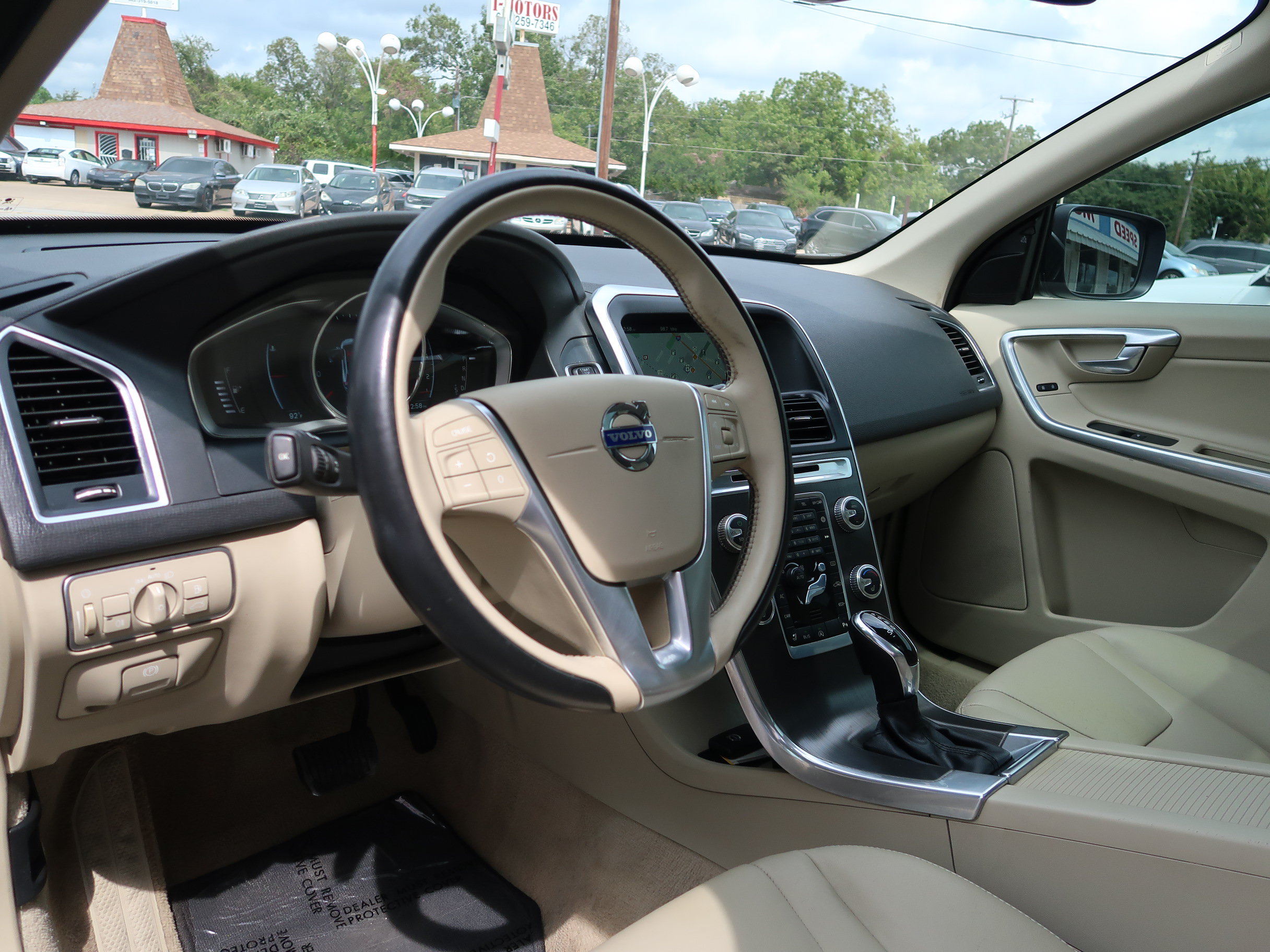 Used 2015 Volvo XC60 T5 Premier w/ Proximity Package FWD image 15