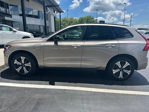 Used 2024 Volvo XC60 T8 Plus w/ Protection Package Premier AWD/4WD image 8