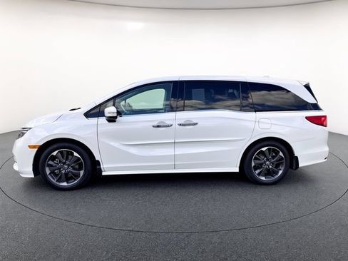 Used 2023 Honda Odyssey Elite image 2