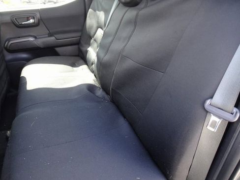 Used 2022 Toyota Tacoma TRD Off-Road image 8