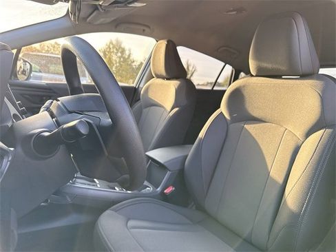 Certified 2025 Subaru Crosstrek 2.0i Premium image 12
