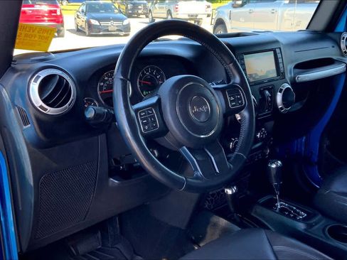 Used 2015 Jeep Wrangler Unlimited Sahara w/ Connectivity Group image 16