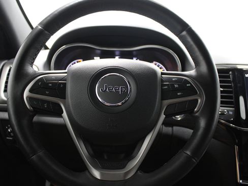 Used 2019 Jeep Grand Cherokee Altitude AWD/4WD image 30