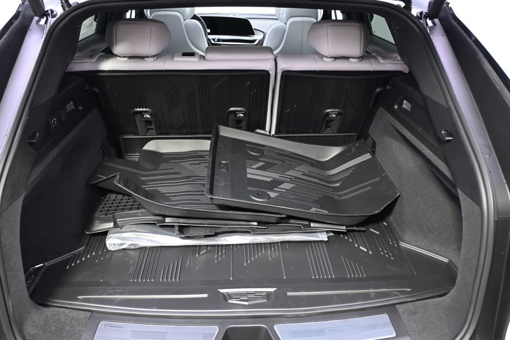 New 2026 Cadillac Lyriq Premium Luxury w/ LPO, Floor Liner Package AWD/4WD image 19