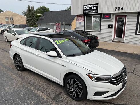 Used 2021 Volkswagen Jetta SEL FWD image 3