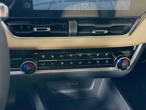 New 2026 Chevrolet Equinox ACTIV w/ Convenience Package III image 11