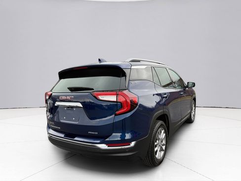 Used 2022 GMC Terrain SLT w/ Infotainment Package II image 11