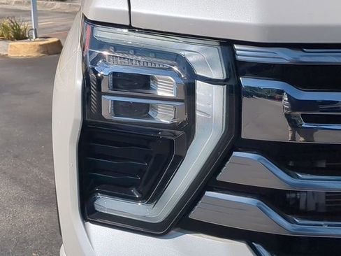 Used 2024 Chevrolet Silverado 3500 High Country w/ High Country Premium Package image 10