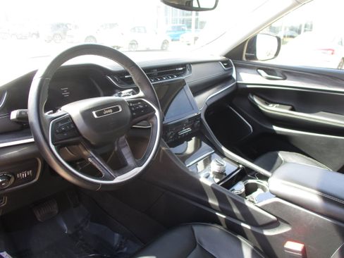 Used 2021 Jeep Grand Cherokee L Limited AWD/4WD image 13