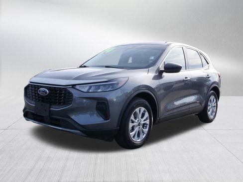 Used 2024 Ford Escape Active w/ Cold Weather Package image 7