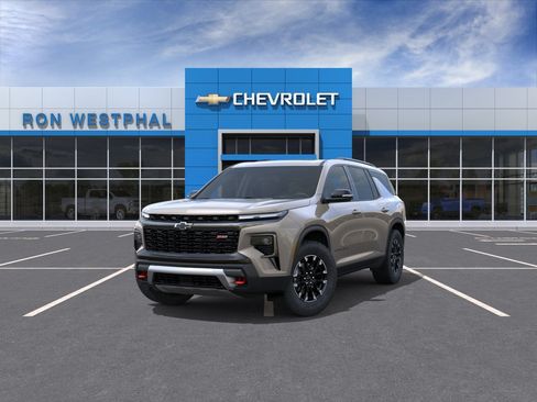 New 2026 Chevrolet Traverse Z71 w/ Driver Confidence Package AWD/4WD image 8