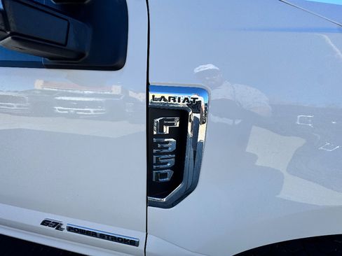Used 2022 Ford F350 Lariat w/ Lariat Ultimate Package image 5