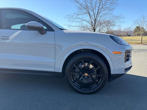Certified 2025 Porsche Cayenne Coupe image 11