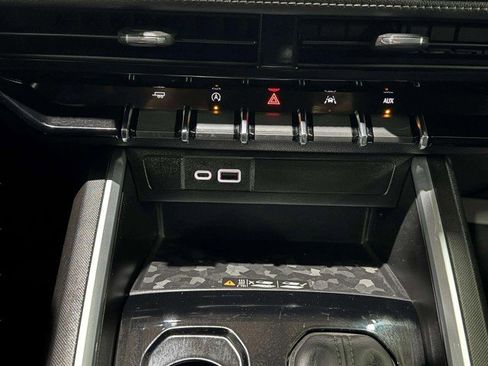 Used 2024 Chevrolet Colorado LT w/ LT Convenience Package II image 52