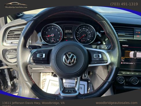 Used 2019 Volkswagen Golf 4-Door image 16