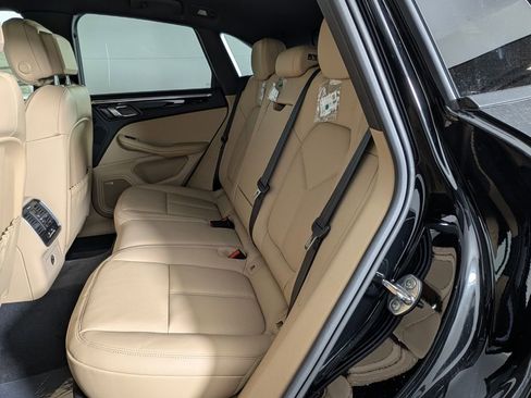 New 2026 Porsche Macan image 24