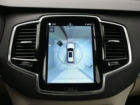 Used 2023 Volvo XC90 B6 Plus image 20