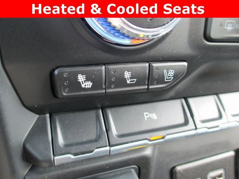 Certified 2022 GMC Sierra 1500 AT4 w/ AT4 Premium Package image 15