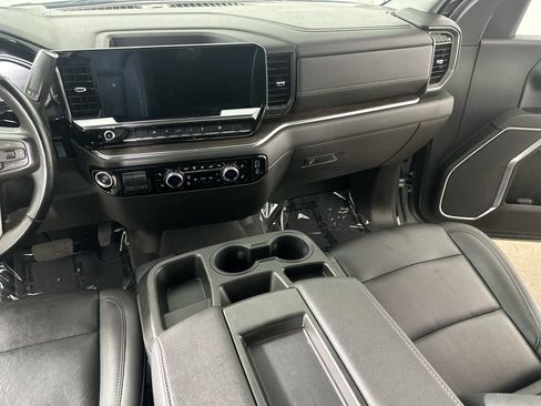 Used 2025 GMC Sierra 1500 SLT AWD/4WD image 19