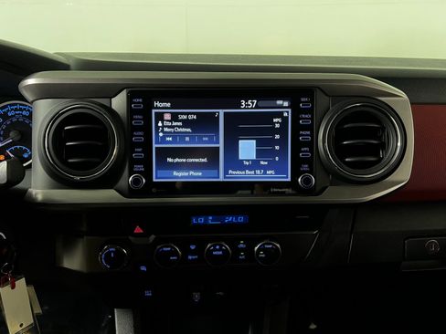 Certified 2022 Toyota Tacoma SR5 image 18