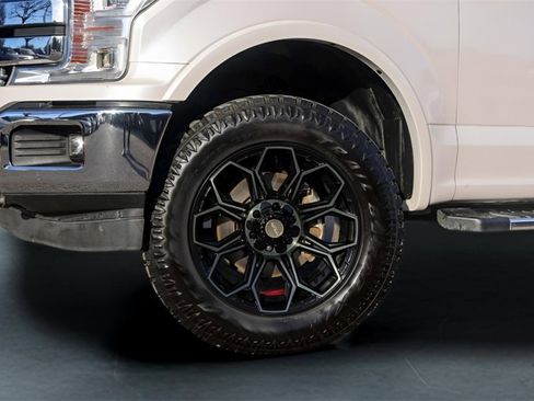 Used 2019 Ford F150 Lariat w/ Equipment Group 502A Luxury image 4