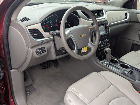 Used 2017 Chevrolet Traverse LT image 13