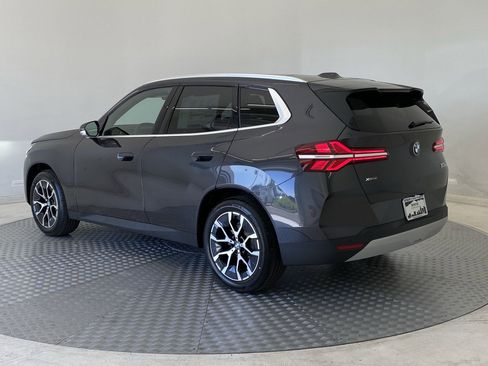 Used 2025 BMW X3 xDrive30i w/ Premium Package image 3