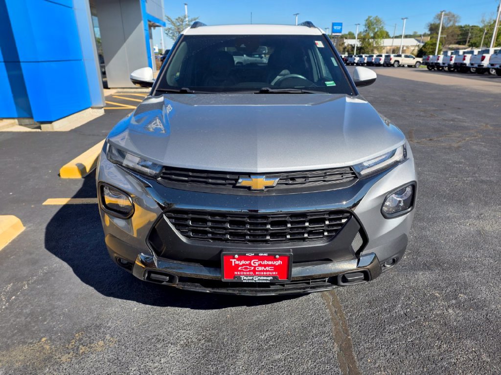 Used 2023 Chevrolet TrailBlazer ACTIV w/ Sun and Liftgate Package FWD image 3