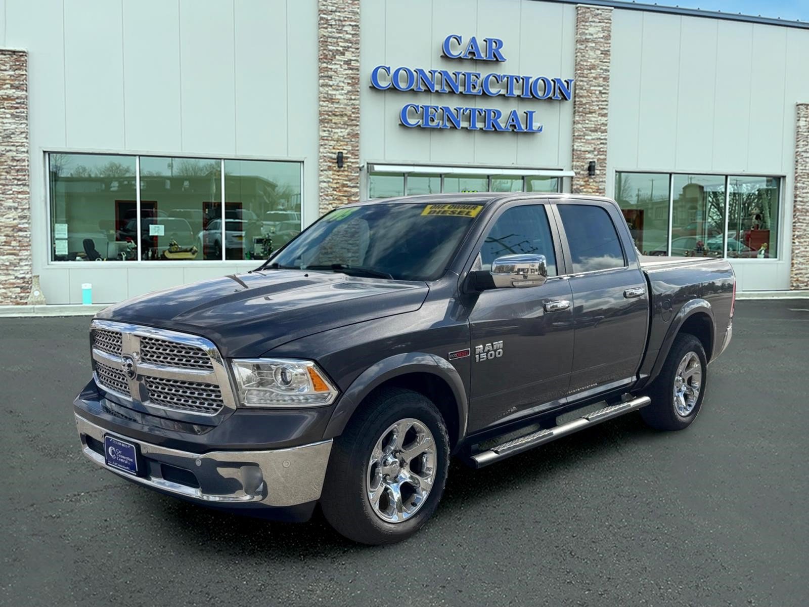 Used 2017 RAM 1500 Laramie w/ Convenience Group AWD/4WD image 1