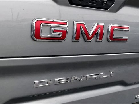Used 2024 GMC Sierra 1500 Denali w/ Denali Reserve Package image 11