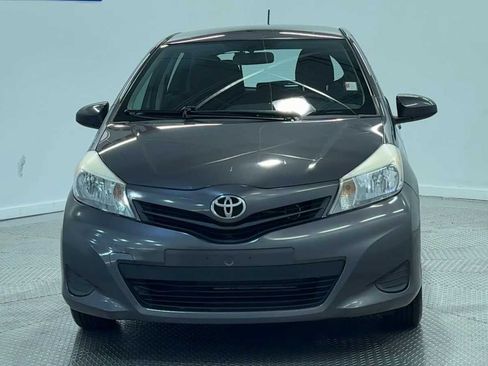 Used 2014 Toyota Yaris L FWD image 3