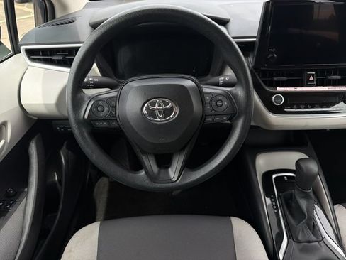Used 2026 Toyota Corolla LE FWD image 15